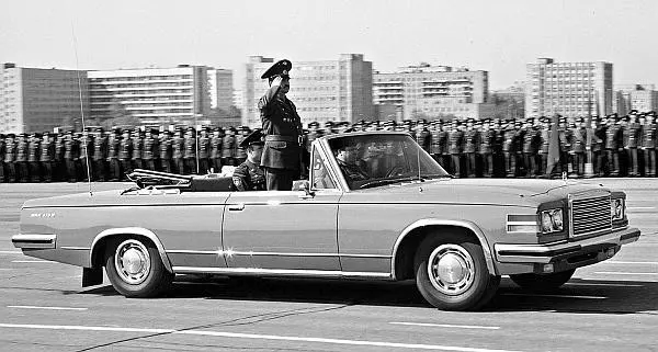 315сильный парадный кабриолет ЗИЛ41044 с автоматической трансмиссией 1981 - фото 274