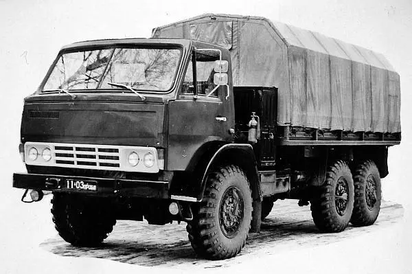 Прототип полноприводного автомобиля КамАЗ4310 построенный на ЗИЛе в 1970 - фото 276