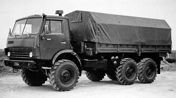 Армейский грузовик КамАЗ4310 с 210сильным дизелем и кабиной над двигателем - фото 281