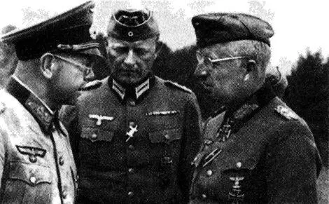 Совещание между командиром корпуса Э фон Манштейном и командиром 8й танковой - фото 60