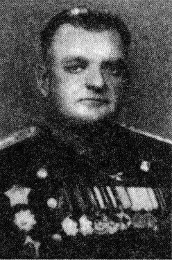 Командир группы 24й танковой дивизии А Г Родин послевоенный снимок - фото 64