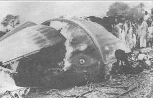 Обломки разбившейся 2 мая 1953 г Кометы были разбросаны на площади почти в - фото 80
