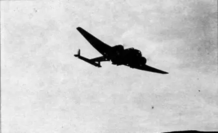 Подвеска торпеды под один из самолетов 24го мтап май 1943 г В ответ на - фото 78