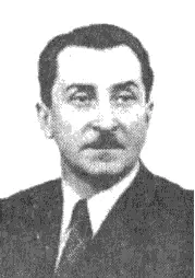 В 1923 году юноша уже был зачислен артистом балета и танцевал как в спектаклях - фото 62