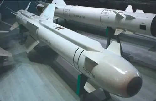 Своего рода сенсацией стал показ на МАКС2007 корпорацией Тактическое ракетное - фото 16