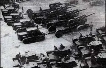 203мм гаубицы Б4 на одном из довоенных парадов нераздельная возка - фото 61