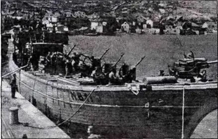 Вооруженное судно NB 11 Красная звезда в гавани оВис 1944 год Овладев - фото 37