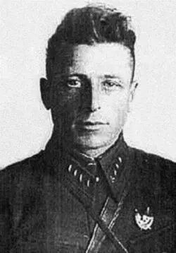 НИКИТА ФЕДОРОВИЧ КАРАЦУПА 19101994 Со своим легендарным псом Ингусом - фото 35