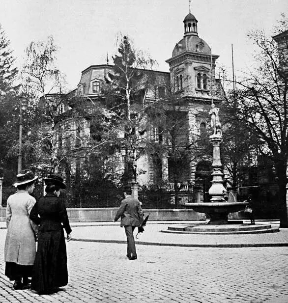 Цюрих 1910х годов Прогуливаются спешат по делу Главный вокзал в Цюрихе - фото 24