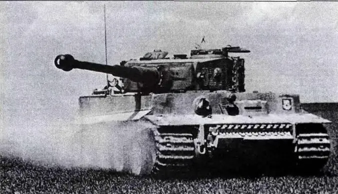 Тяжелый танк Тигр Нормандия 1944 г Анатолии ДОКУЧАЕВ ТАНКОВЫЕ АСЫ - фото 57