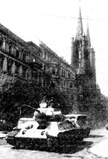 Танк Т34 на улице Берлина Май 1945 года Парад Победы Тяжелые танки ИС2 - фото 19