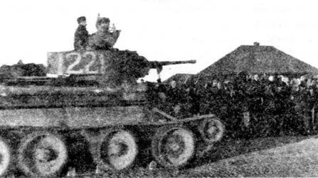 Танк БТ5 выдвигается к передовой Западное направление 1941 год Наглядным - фото 62