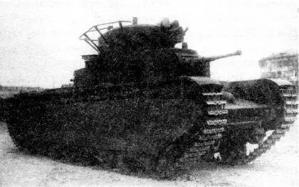 Тяжелый танк Т35 Танк Т35 имел пять башен цилиндрической формы - фото 86