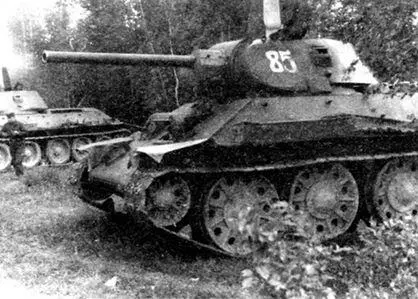 Танк Т34 производства СТЗ выпуска конца 1941 года с цельносварными опорными - фото 113