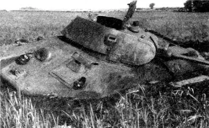 Завязшие на заливном лугу и брошенные экипажами Т34 довоенного выпуска - фото 119