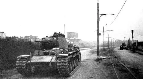 Танки КВ1 26го гвардейского танкового полка прорыва вступают в Выборг - фото 195