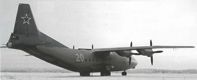 Военнотранспортный самолет АН12 Продолжение Начало в АиК 692010 г В - фото 60
