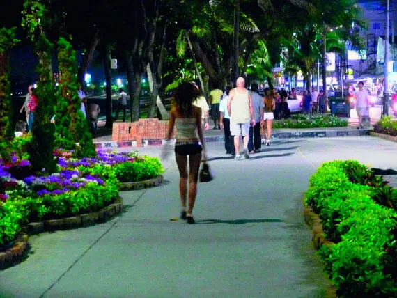 Охотница за мужчинами на Бичроуд Паттайские гоугоу И массаж и гоугоу - фото 200
