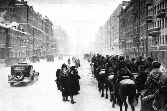 На защиту столицы Кавалеристы на улицах Москвы зима 19411942 гг Охотники - фото 15