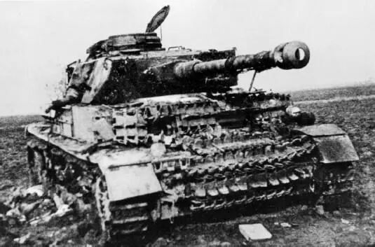 Танк PzIV подбитый в районе Бреслау 1й Украинский фронт февраль 1945 г - фото 22
