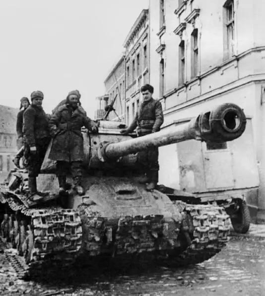 Танк ИС2 в Штаргарде Март 1945 г Строго говоря в первоначальном плане - фото 36