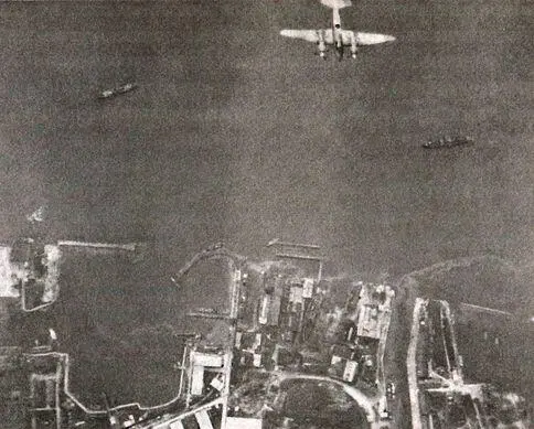 Атака Пе2 порта Мемель 9 октября 1944 г Войска 1го Прибалтийского фронта - фото 27