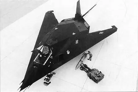 Подвеска бомбы CBU27 В дальнейшем начиная с 1992 г было израсходовано еще - фото 135