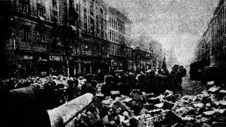 В освобожденном Будапеште Февраль 1945 г Придавая контрнаступлению в районе - фото 9
