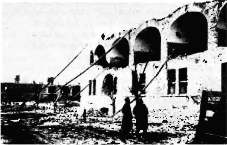 Период оккупации Разборка казармы 333го полка Еще 26 августа 1941 г рейхе - фото 96