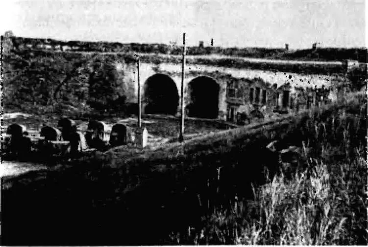 Восточный форт территория зенитного артполка 1960 г 271 История подобная - фото 100