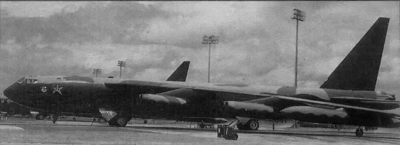 Следующая модель B52D отличалась в основном исключением возможности подвески - фото 49
