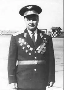 Командир 334го ВТАП в 196675 гг Юргес П Я Ли2 в Лаосе В 1961 г - фото 13