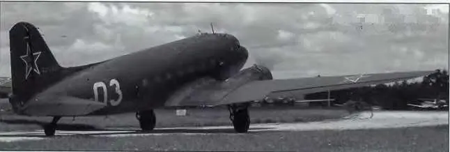 Ли2 использовался и как транспортный самолет и как ночной бомбардировщик - фото 3
