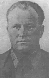 Летчикистребитель ВНСавкин с января 1939 г по январь 1940 г участвовал в - фото 47
