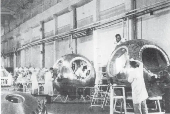 Цех сборки кораблей Восток Так после полета 15 мая 1960 года первого - фото 140