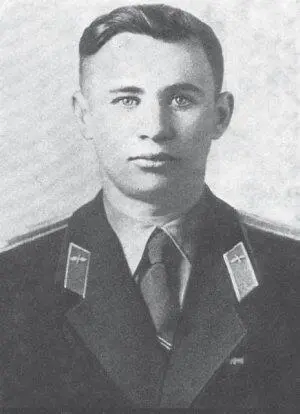 Валентин Васильевич Бондаренко Двадцать четвертого марта 1961 года в 1100 по - фото 159