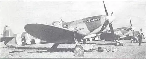 Машины из 341й французской эскадрильи август 1944 г На крыльях и фюзеляже - фото 90