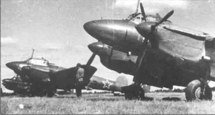 Пикировщики на аэродроме Перед боевым вылетом Взлет группы пикирующих - фото 49