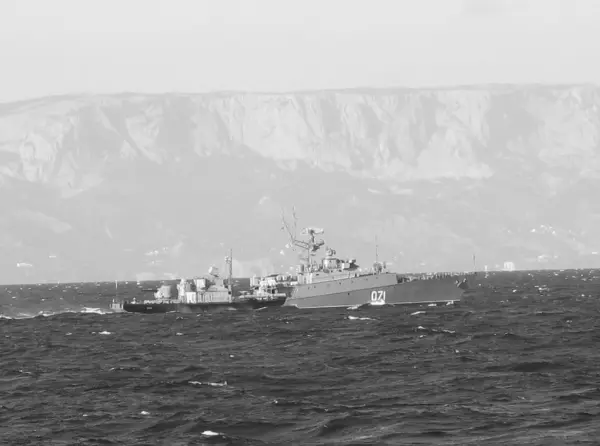 МПК Суздалец конвоирует Патфайндер у берегов Крыма Возвращение МРК - фото 46