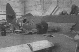 Сборка очередного Me 262 в г Эвертт 2002 г Прогон двигателя J85 на - фото 64