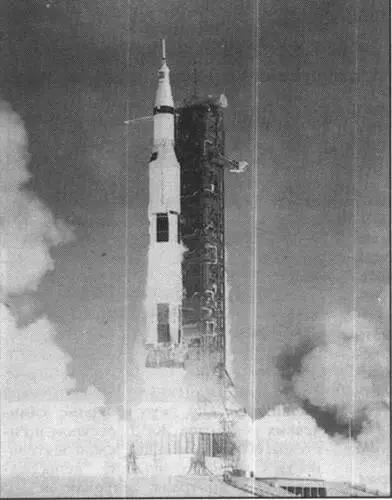Старт СатурнаV с Apollo 11 Экипаж Apollo 11 ПС является непилотируемой - фото 29