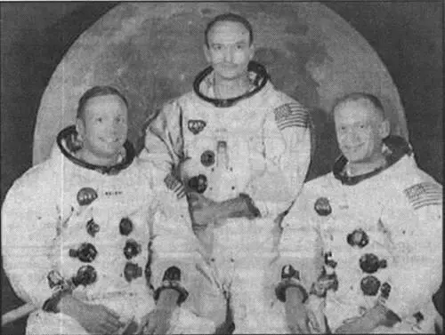 Экипаж Apollo 11 ПС является непилотируемой опорнопосадочной платформой LM и - фото 31