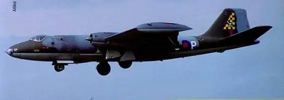 Канберра Е15 WH983 из 100й эскадрильи RAF Вайтон 15 августа 1988 г - фото 71