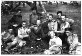 Противотанковая батарея празднует День Победы 1945 г советские солдаты - фото 12