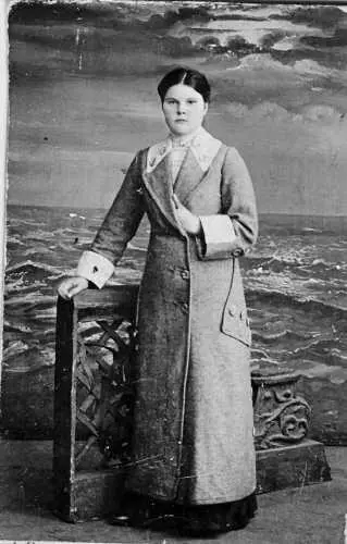 1914 г ПИ Мурашова 17 лет невеста НИ Альянова Фото из коллекции автора - фото 163