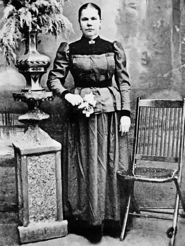 1898 г МЕ Бычкова урожд Никишина жена ПМ Бычкова бабушка ВН - фото 185