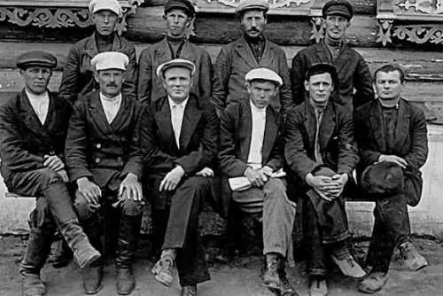 Весна 1939 г 1й ряд сидят слева направо МИ Князев ВИ Корнев - фото 222