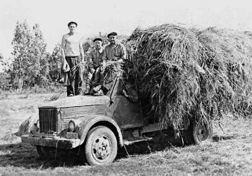 1948 г Перевозка сена из другого района И все же в марте 1947 г решением - фото 258