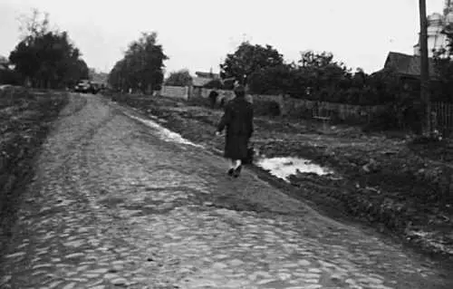 1958 г Булыжная мостовая зюзинской сельской улицы История соревнования Зюзина - фото 269
