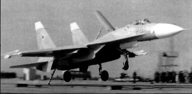 С лета 1984 г для отработки посадки без выравнивания на аэрофинишер и взлета с - фото 103